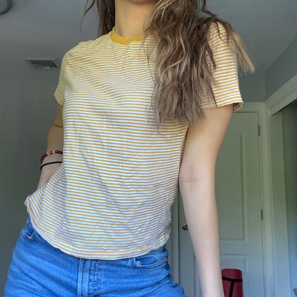 Brandy Melville Baby Tee